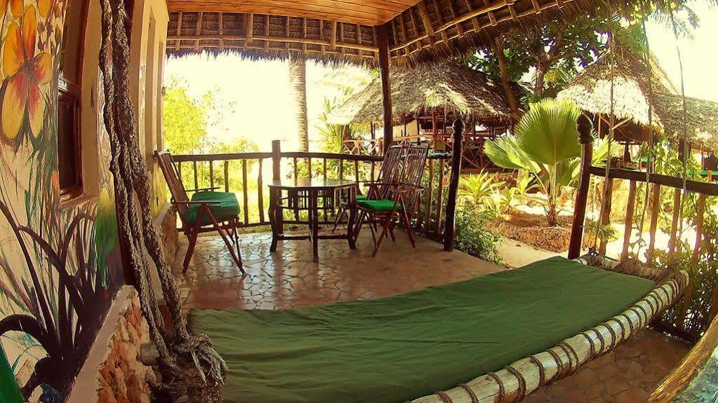 Waikiki Resort Pwani Mchangani Exterior photo