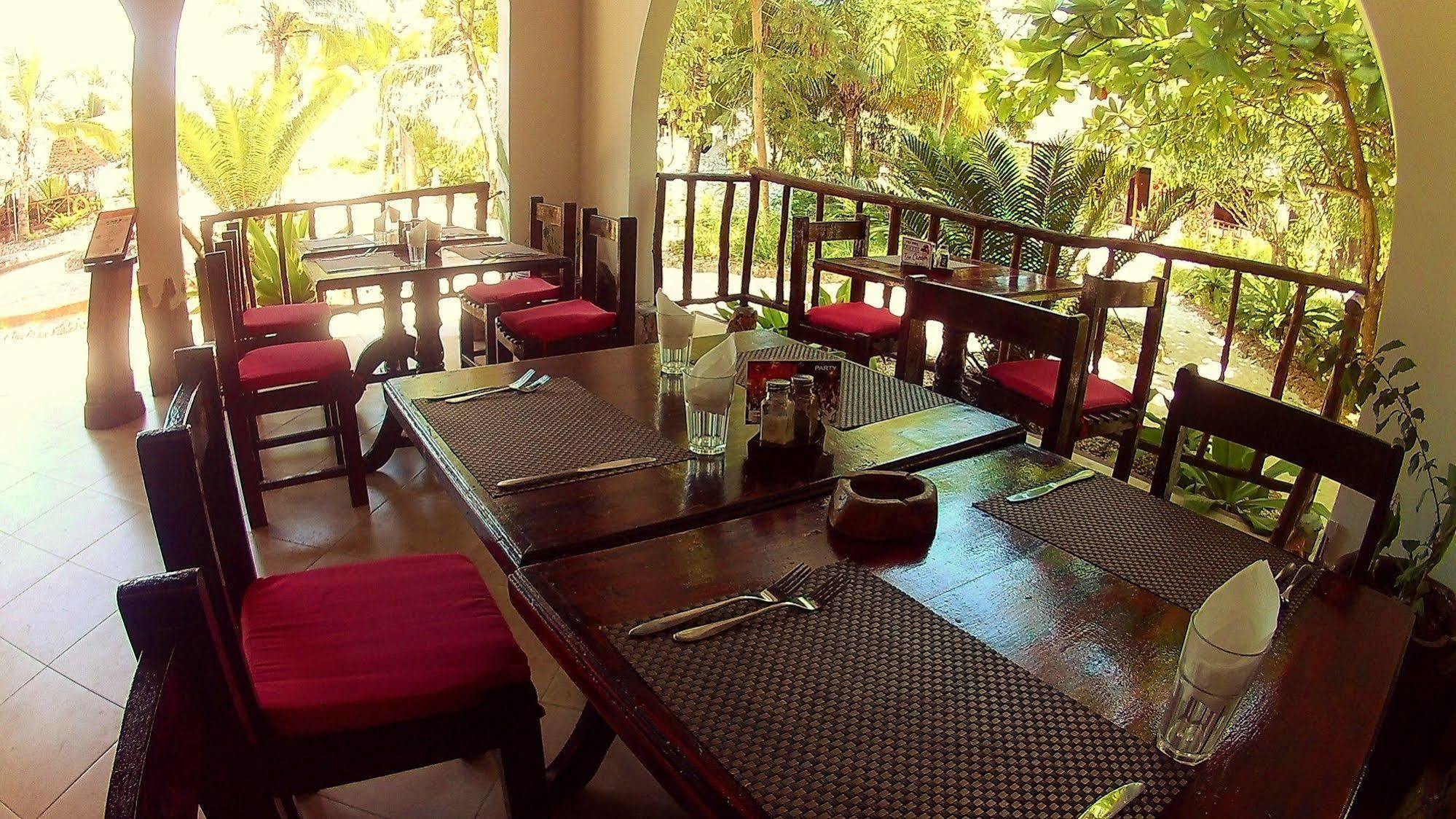 Waikiki Resort Pwani Mchangani Exterior photo