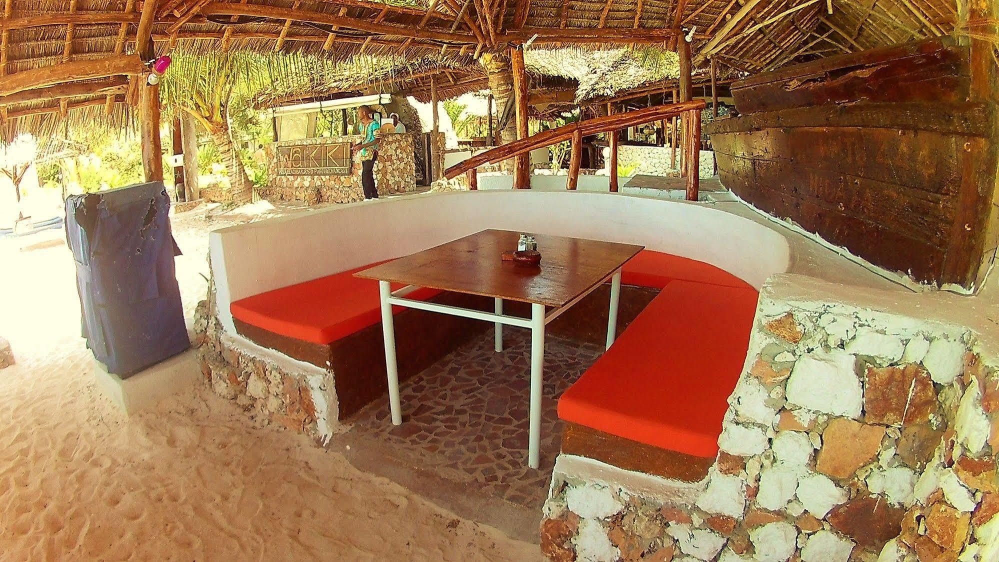 Waikiki Resort Pwani Mchangani Exterior photo